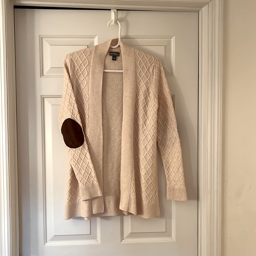 Market and Spruce size Medium Diamond Stitch Off White Cardigan